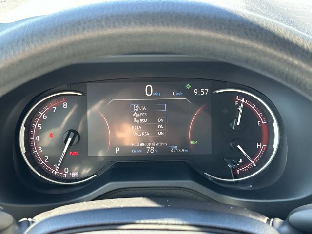 Used 2025 Toyota RAV4 XLE FWD image 33