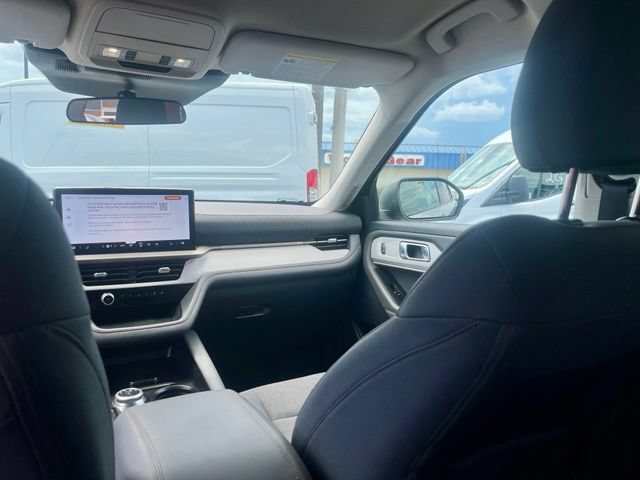 Certified 2025 Ford Explorer Active AWD/4WD image 10