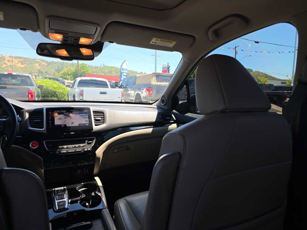 Used 2018 Honda Pilot Touring image 14