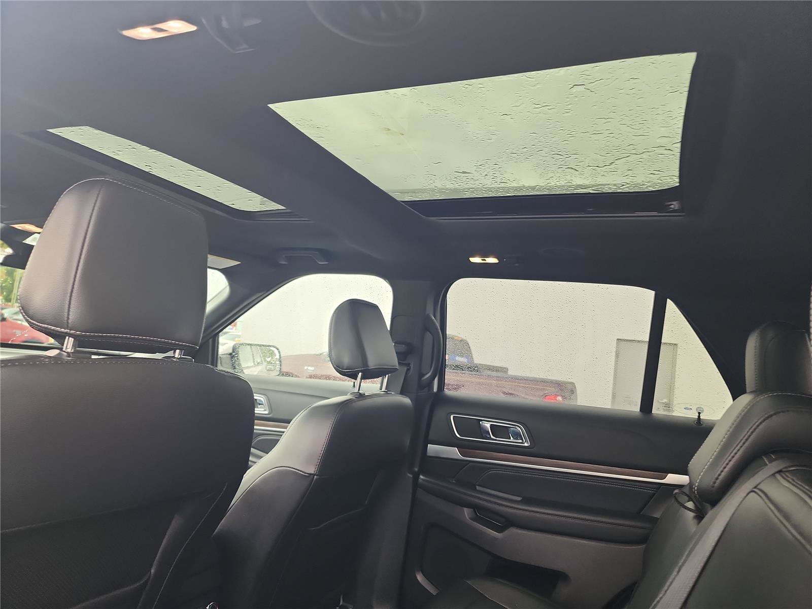 Certified 2018 Ford Explorer Limited w/ Equipment Group 301A AWD/4WD image 18