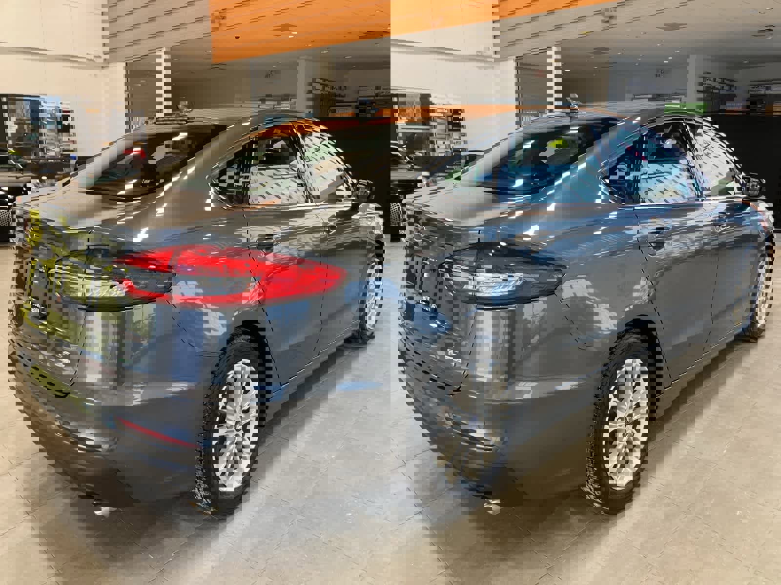 Certified 2020 Ford Fusion SE image 5