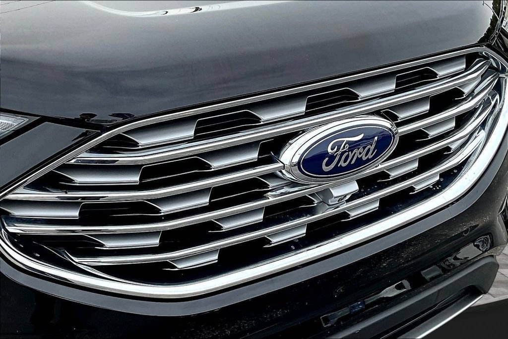 Certified 2024 Ford Edge Titanium w/ Equipment Group 301A AWD/4WD image 33