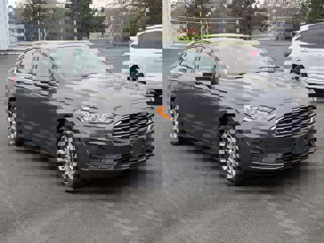 Certified 2019 Ford Fusion SE image 2