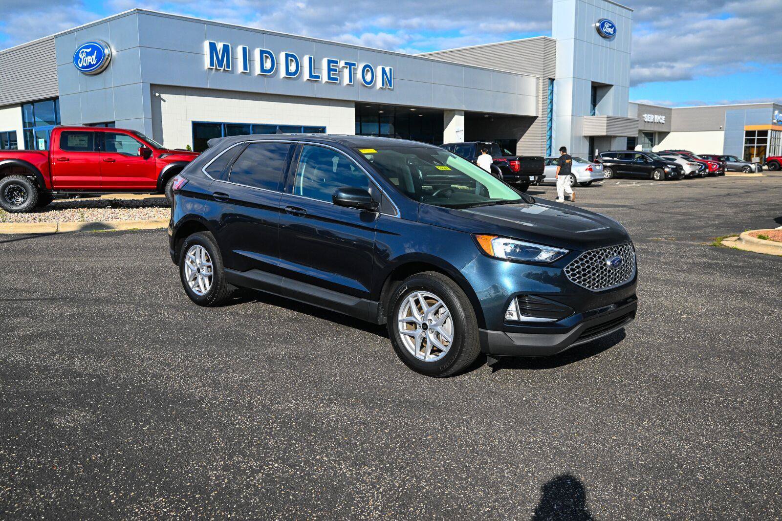 Certified 2024 Ford Edge SEL w/ Convenience Package AWD/4WD image 3