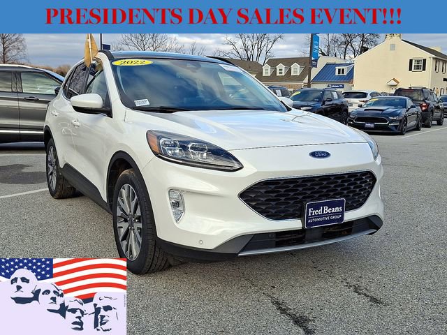 Certified 2022 Ford Escape Titanium w/ Class II Trailer Tow Package image 2