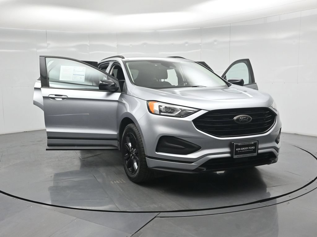 Certified 2022 Ford Edge SE w/ Black Appearance Package AWD/4WD image 30