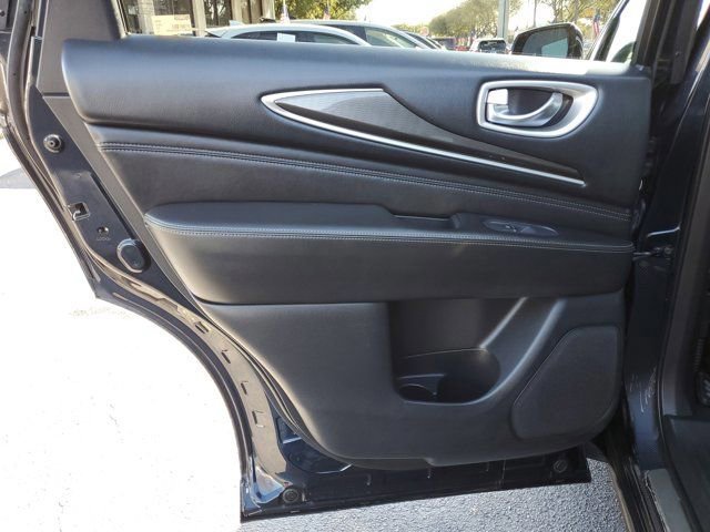 Used 2019 INFINITI QX60 Luxe w/ Essential Package image 12