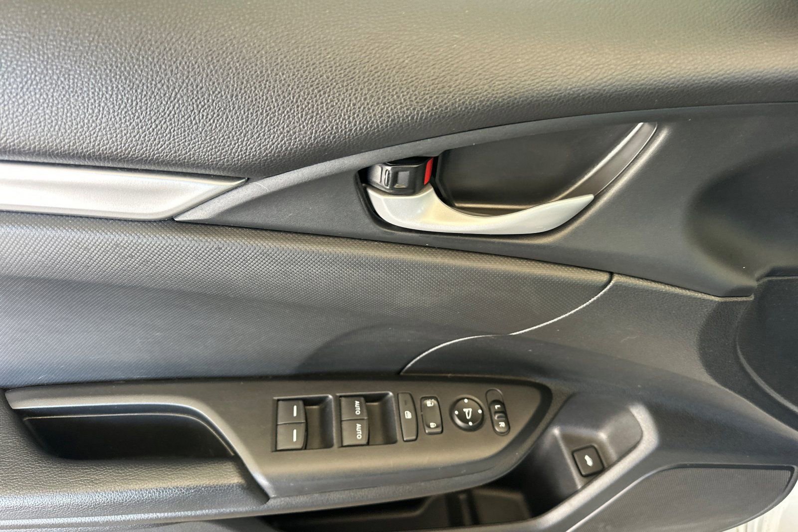 Used 2020 Honda Civic Sport image 10