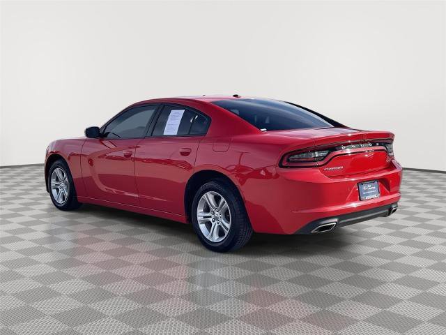 Used 2018 Dodge Charger SXT image 3