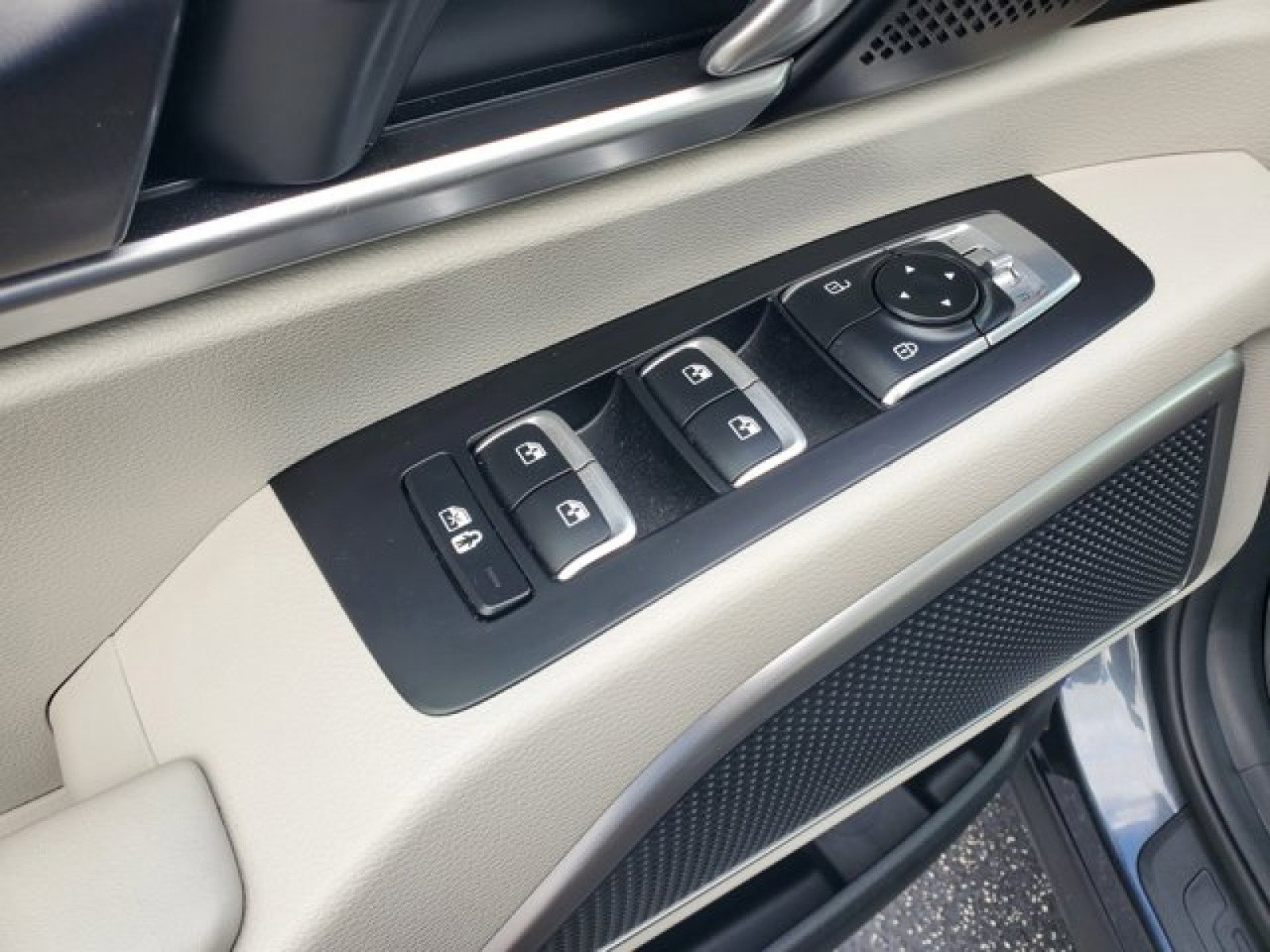 Used 2024 Kia Telluride S w/ S Sunroof Package image 14