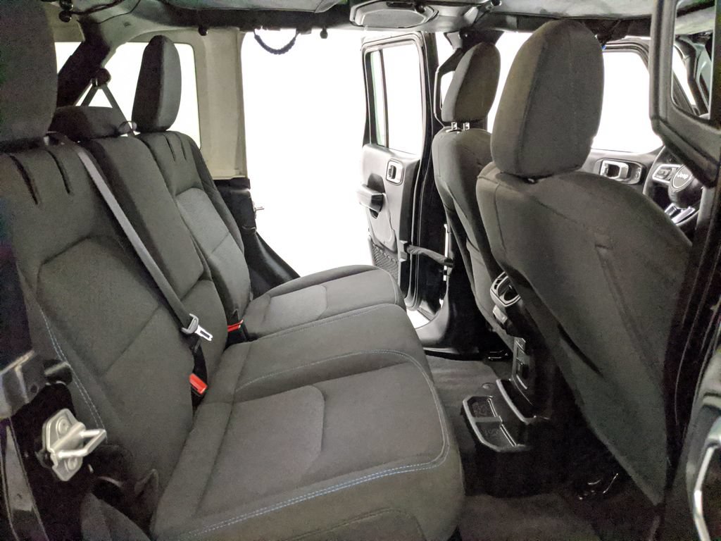 Used 2023 Jeep Wrangler Unlimited Rubicon 4xe AWD/4WD image 17