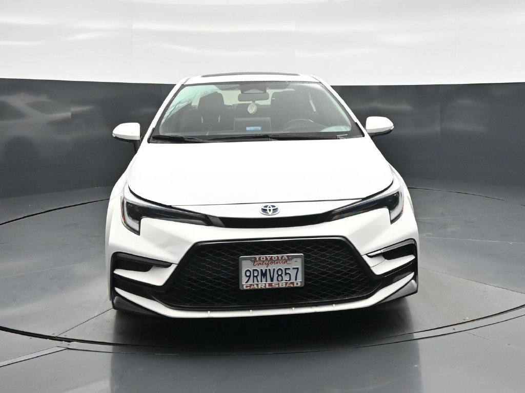Used 2025 Toyota Corolla SE w/ SE Premium Package FWD image 53