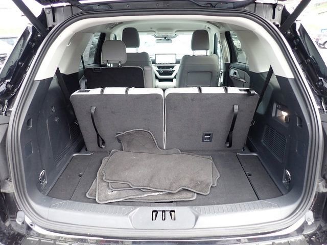 Certified 2025 Ford Explorer Active w/ Active Comfort Package AWD/4WD image 8