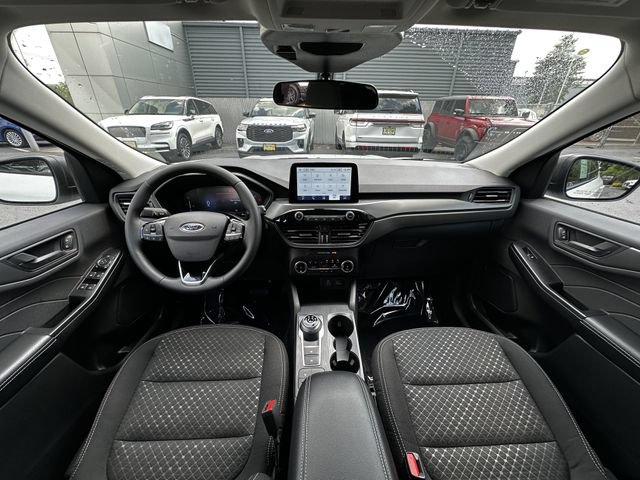 Certified 2025 Ford Escape Active w/ Cold Weather Package AWD/4WD image 4