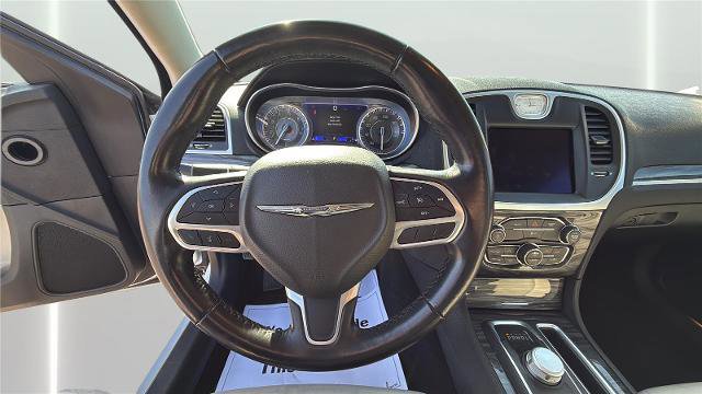 Used 2022 Chrysler 300 Touring image 13