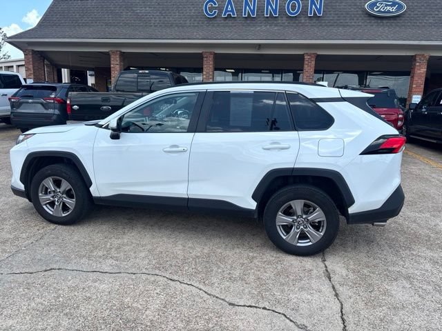Used 2025 Toyota RAV4 XLE FWD image 3