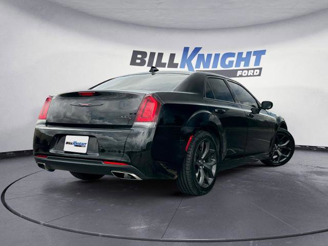 Used 2022 Chrysler 300 S w/ Comfort Group RWD image 6