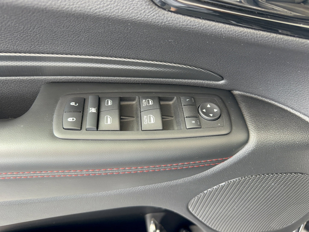 Used 2025 Dodge Durango GT w/ Blacktop Package RWD image 9
