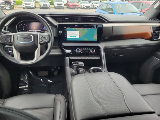 Used 2024 GMC Sierra 1500 Denali w/ Technology Package AWD/4WD image 10