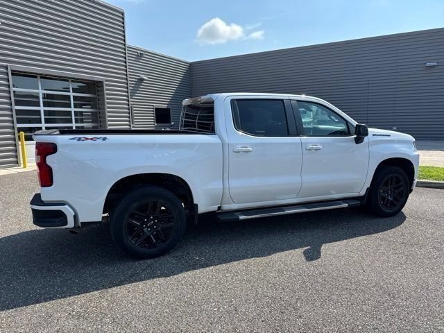 Used 2021 Chevrolet Silverado 1500 RST w/ LPO, Blackout Package AWD/4WD image 5