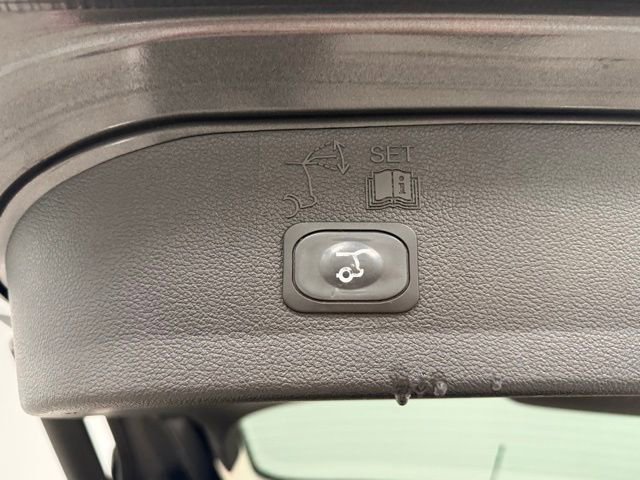 Certified 2018 Ford Escape SEL image 35