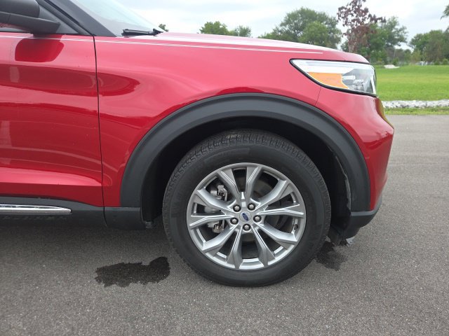 Certified 2023 Ford Explorer XLT w/ Equipment Group 202A AWD/4WD image 4