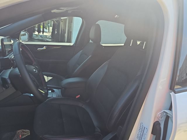 Certified 2025 Ford Escape ST-Line Select AWD/4WD image 15