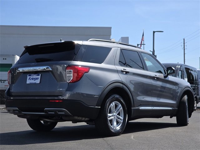 Certified 2022 Ford Explorer XLT w/ Equipment Group 202A image 5