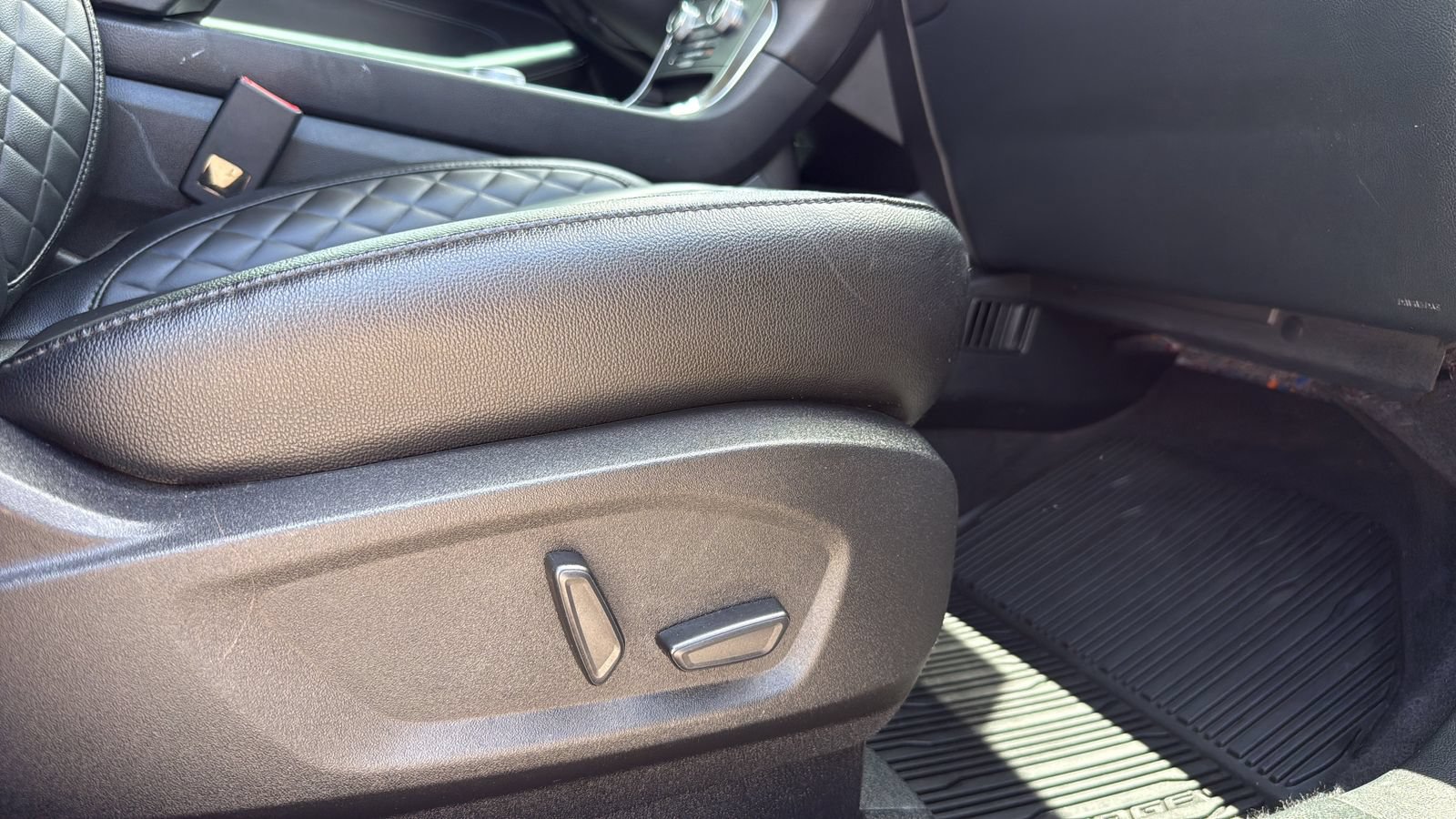 Certified 2023 Ford Edge Titanium AWD/4WD image 24