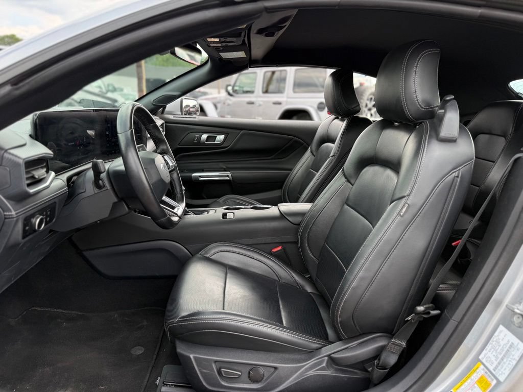 Certified 2025 Ford Mustang Convertible RWD image 15
