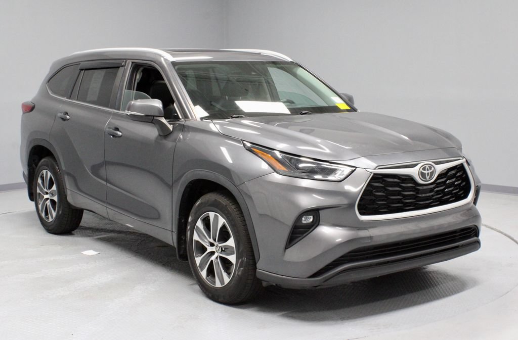 Used 2023 Toyota Highlander AWD