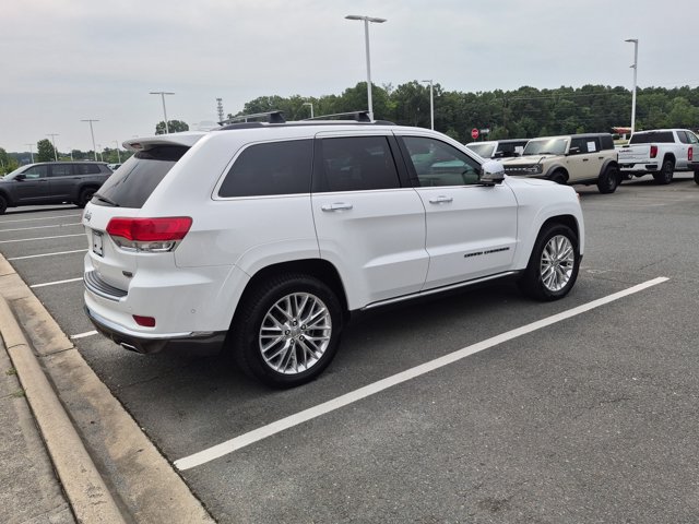 Used 2017 Jeep Grand Cherokee Summit AWD/4WD image 4