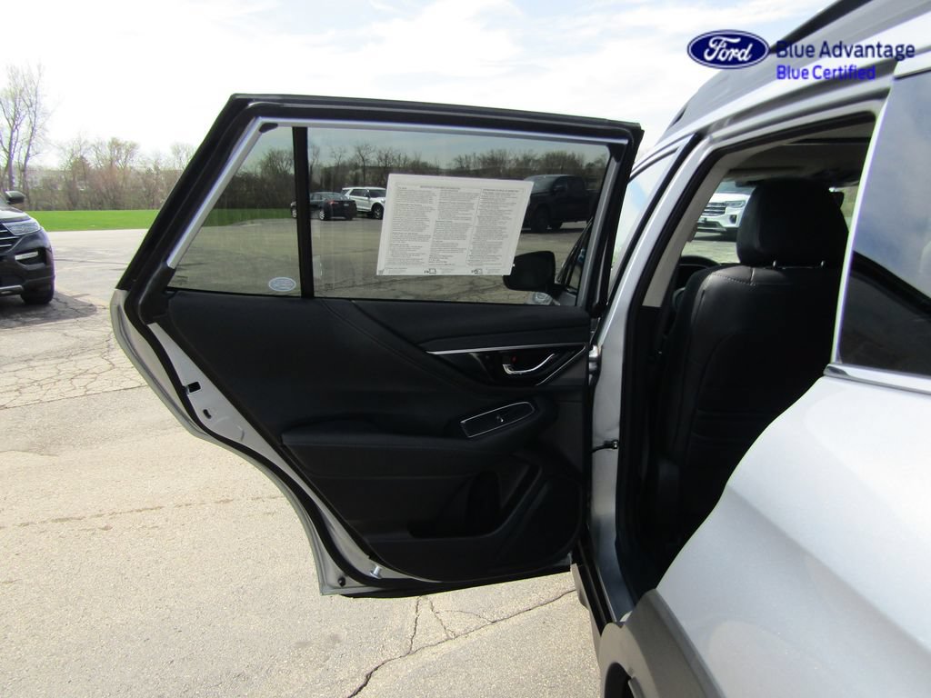 Used 2025 Subaru Outback Limited AWD/4WD image 39