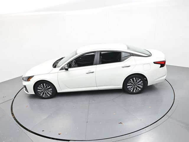 Used 2025 Nissan Altima 2.5 SV FWD image 36