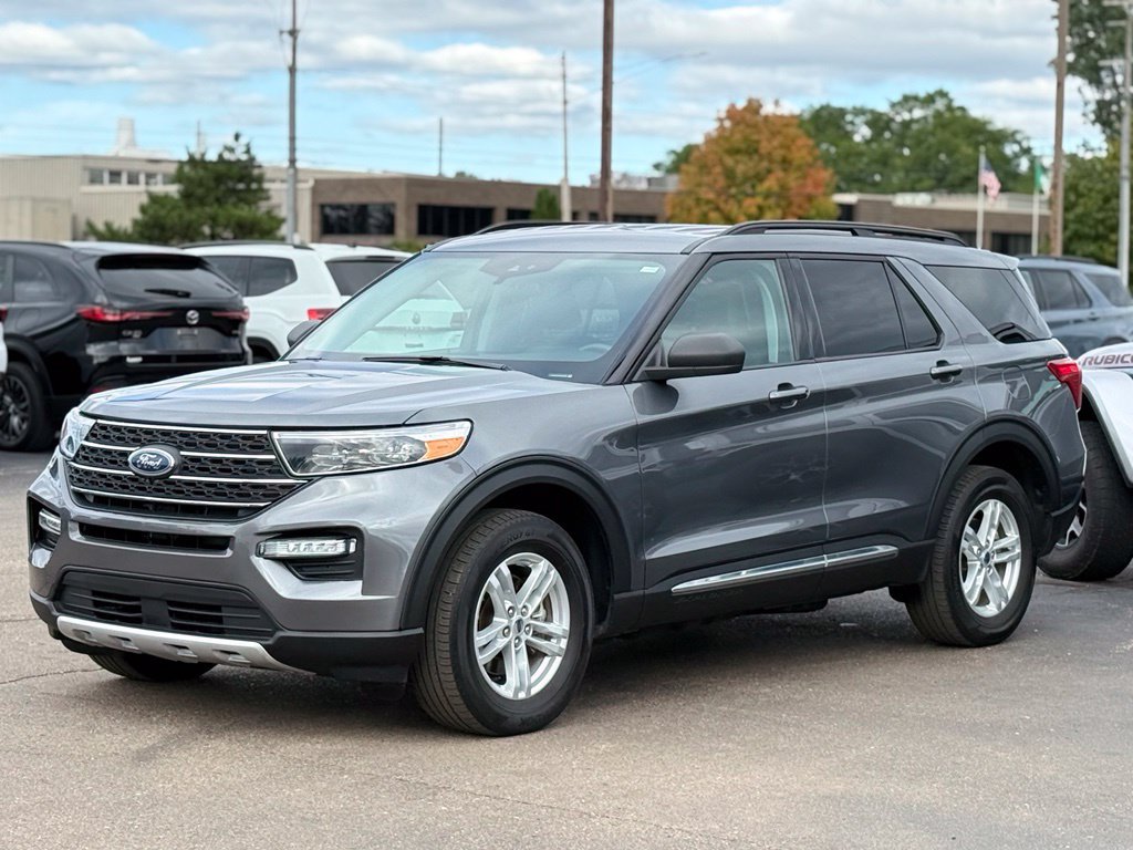 Certified 2024 Ford Explorer XLT w/ Equipment Group 202A AWD/4WD image 40