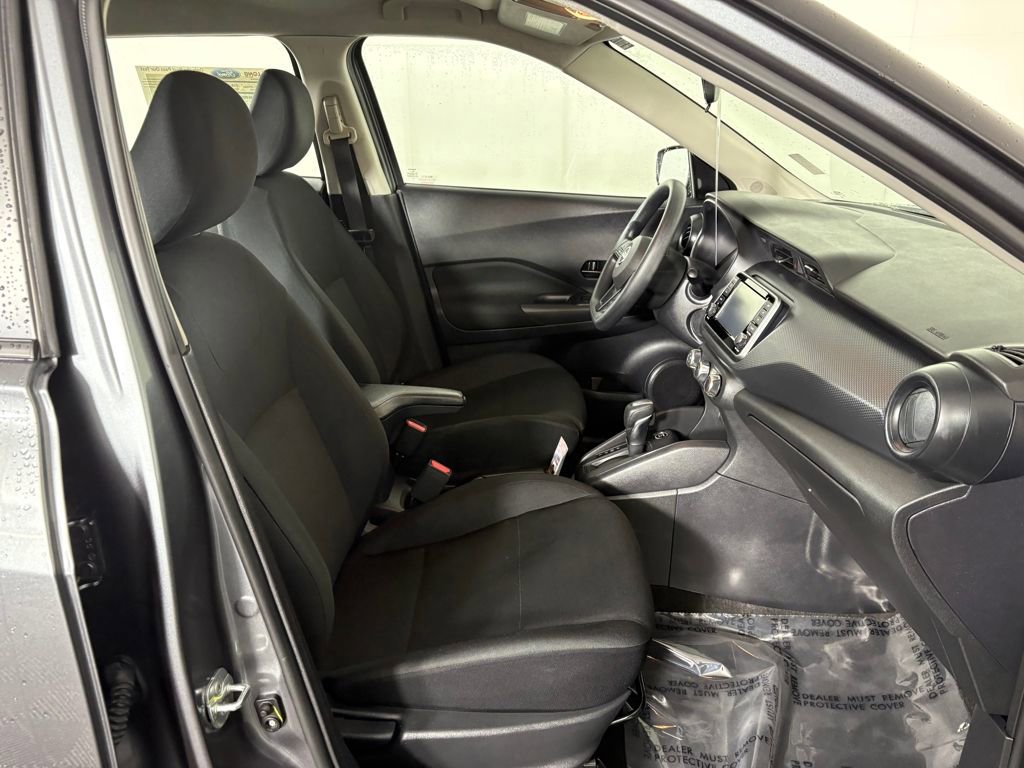 Used 2023 Nissan Kicks S image 34