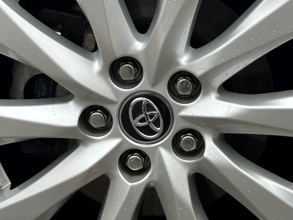 Used 2019 Toyota Camry LE image 28