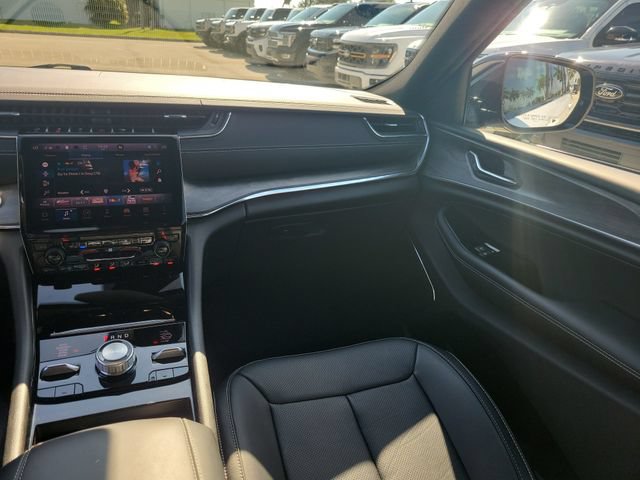 Used 2024 Jeep Grand Cherokee Overland AWD/4WD image 23