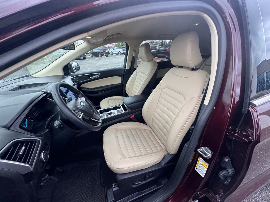 Certified 2024 Ford Edge SEL w/ Convenience Package AWD/4WD image 16