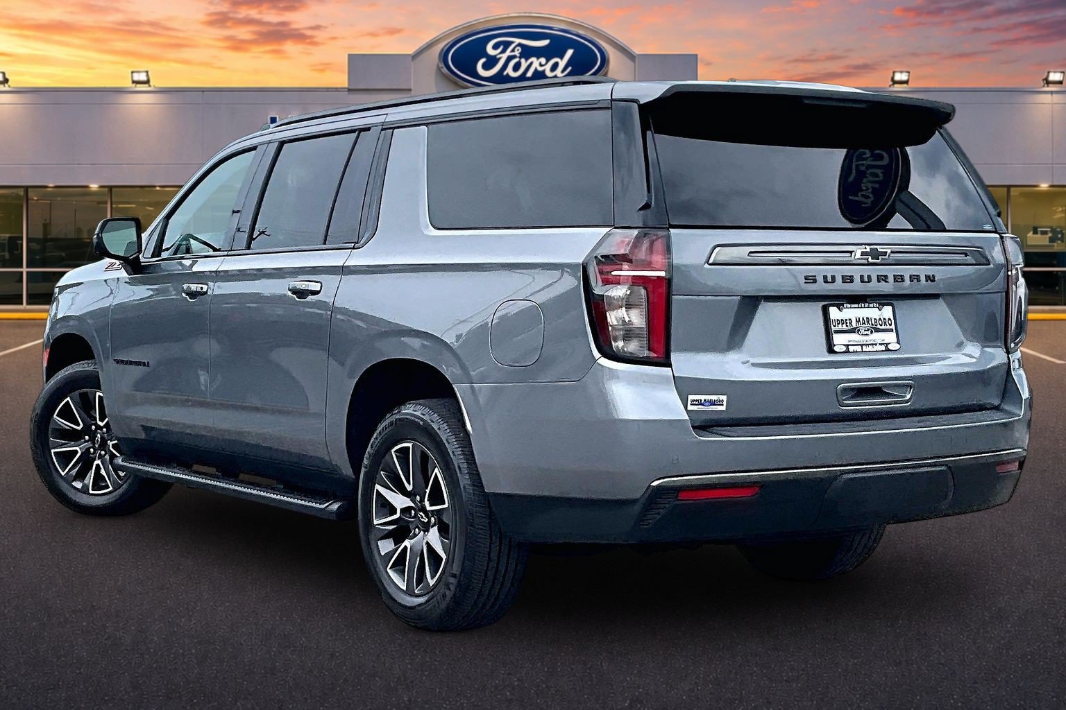 Used 2022 Chevrolet Suburban Z71 w/ Luxury Package AWD/4WD video 2