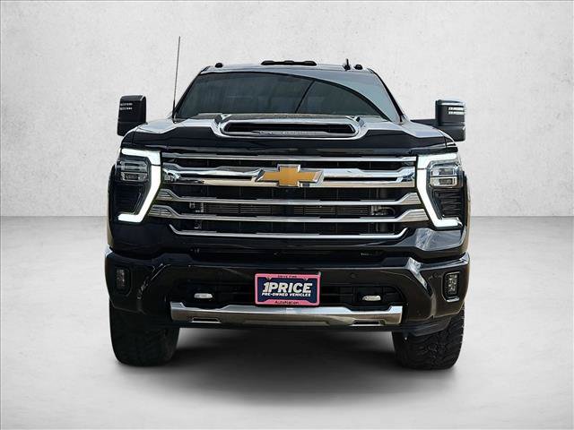 Used 2024 Chevrolet Silverado 3500 High Country w/ High Country Premium Package AWD/4WD image 2