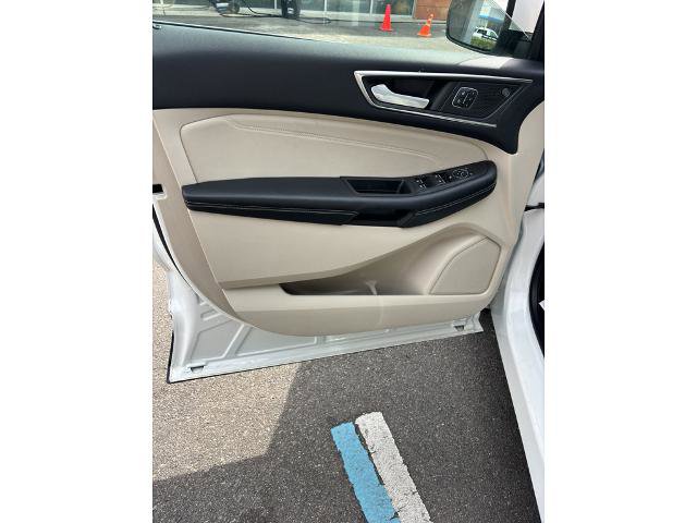 Certified 2022 Ford Edge Titanium AWD/4WD image 12