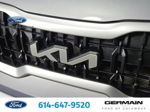 Used 2024 Kia Telluride EX w/ EX Captain's Chair Package image 13