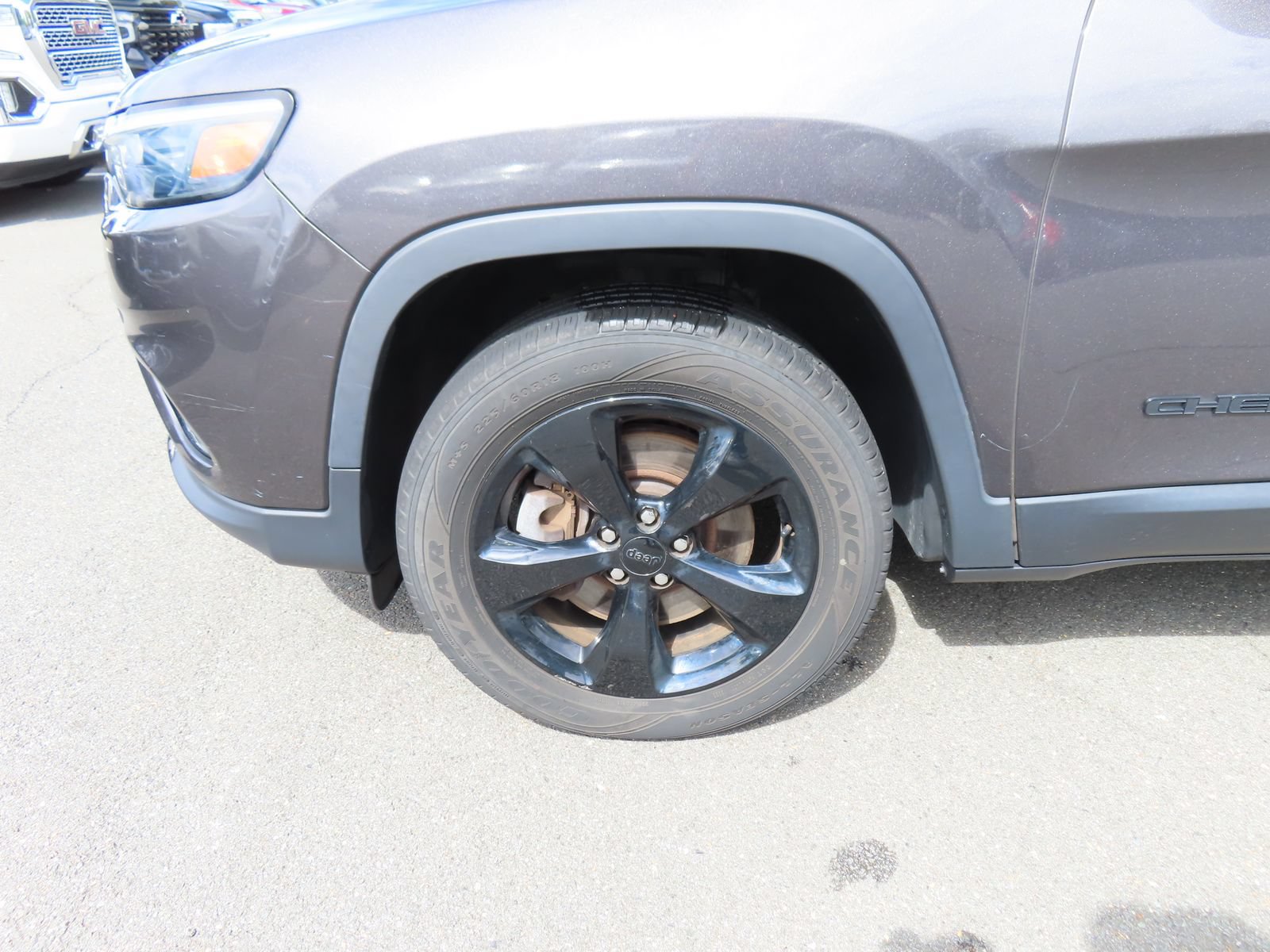 Used 2019 Jeep Cherokee Latitude Plus AWD/4WD image 11