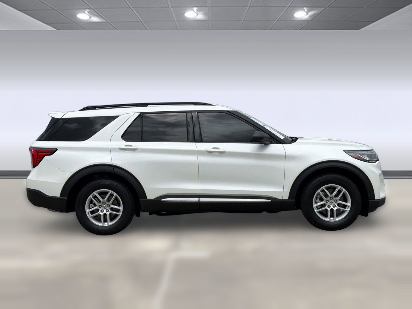 Certified 2025 Ford Explorer Active w/ Active Comfort Package RWD image 8