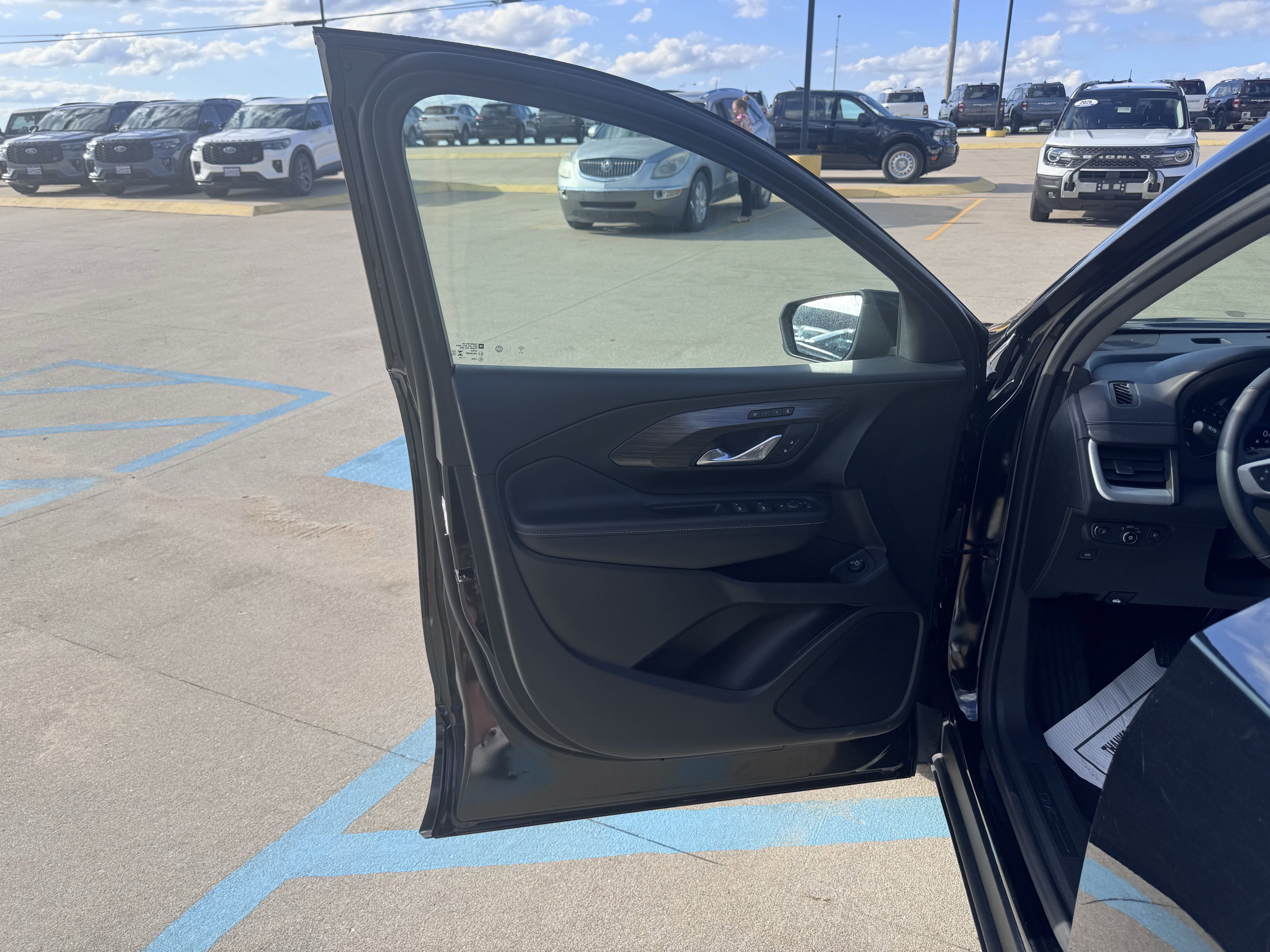 Used 2023 GMC Terrain SLT image 7