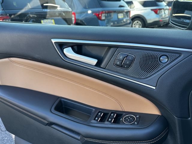 Certified 2024 Ford Edge Titanium w/ Titanium Elite Package AWD/4WD image 32