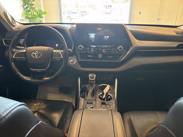 Used 2021 Toyota Highlander Limited AWD/4WD image 8