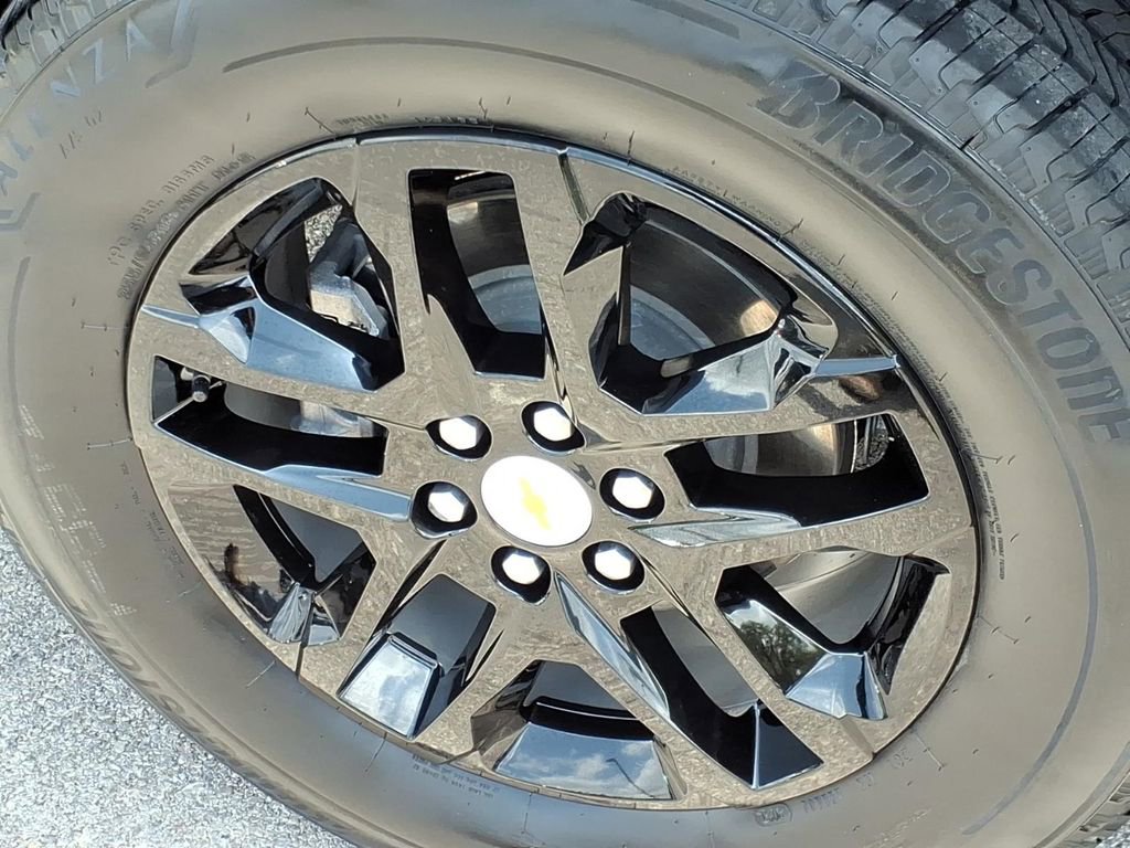 Used 2023 Chevrolet Traverse LS FWD image 6