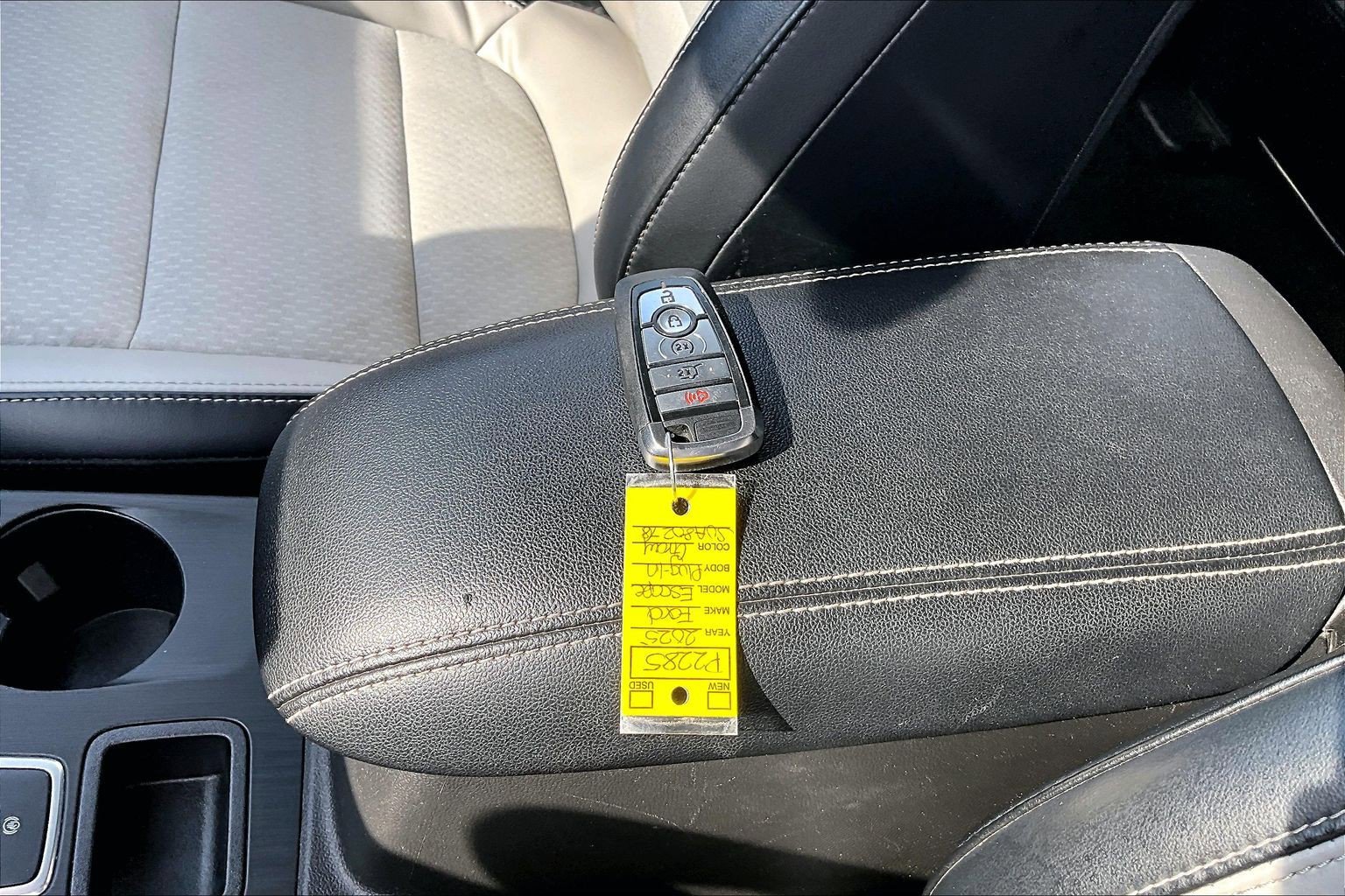 Certified 2025 Ford Escape SE FWD image 11